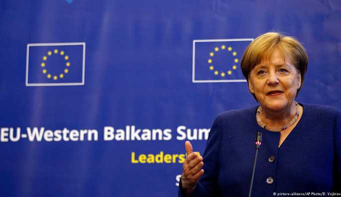 Merkel Batı Afrika turuna çıkıyor
