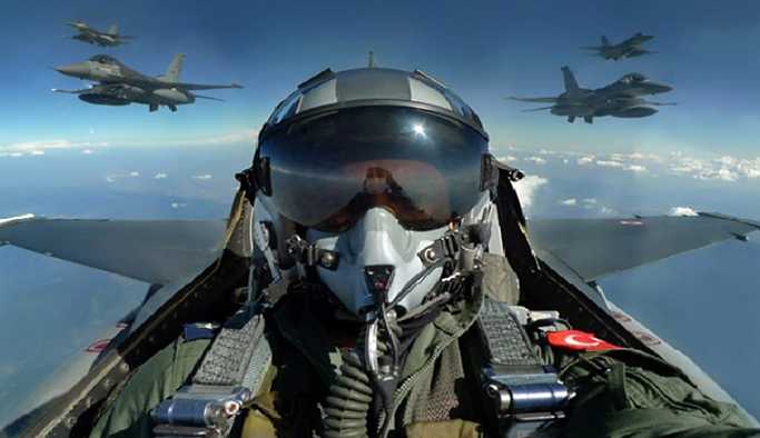 'TSK, eski pilotları 'harbe hazırlık eğitimi'ne çağırdı'