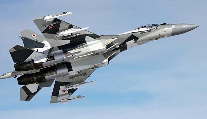 ABD kaynaklı dergi, Rus Su-35 ve Amerikan F-22 uçaklarını karşılaştırdı