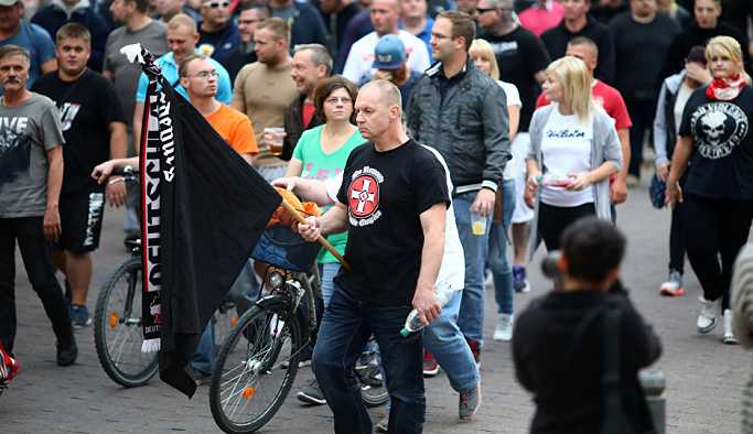 Almanya Başbakanı Merkel, Köthen'de atılan Nazi sloganlarına 'öfkeli'
