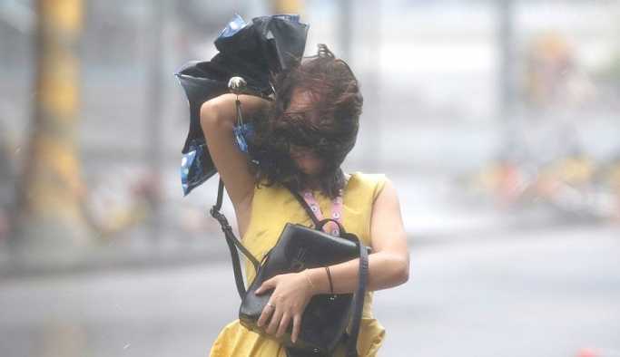 Çin'de Mangkhut tayfunu nedeniyle kırmızı alarm