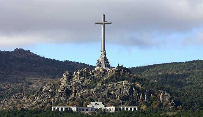 İspanya'da diktatör Franco'nun mezarının taşınmasına onay