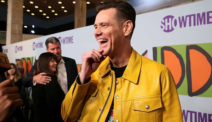 Jim Carrey: Özür dilemeyi bırakıp sosyalizme evet deyin