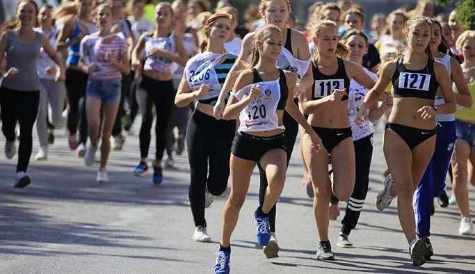 Moskova'da düzenlenen 'Ulusal Koşu', 15 binden fazla kişiyi bir araya getirdi