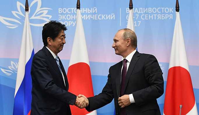 Putin: Japonya ile barış anlaşması imzalanması için çözüm aramaya hazırız