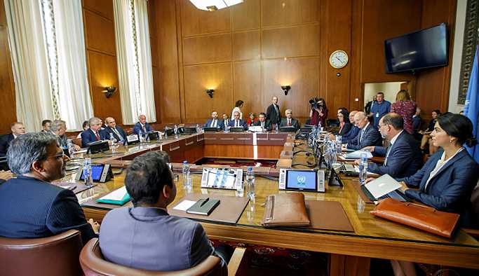 Rus, Türk ve İranlı temsilciler ile BM temsilcisi Mistura arasındaki Suriye görüşmesi başladı