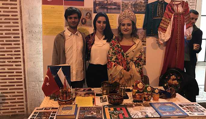 ‘Rusya'yla ilişkilerimiz arttıkça Rusçaya olan ilgi de artıyor'