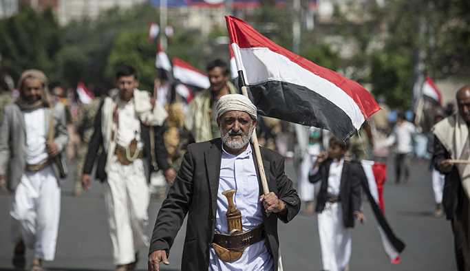 Yemen'de binlerce öğretmen, 'para biriminin değer kaybı nedeniyle' kısmi greve gitti