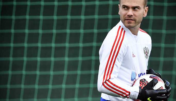 Akinfeyev, 111 kez giydiği Rus milli takımı formasına veda etti