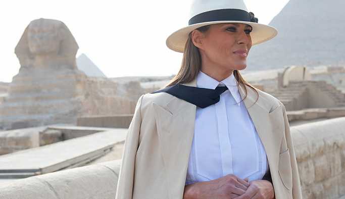 Melania Trump'ın Afrika turuna kıyafet seçimleri damga vurdu