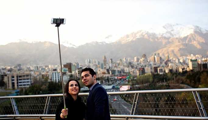Selfie çekerken 27. kattan düştü