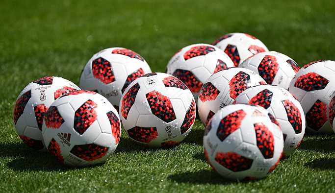 Yabancı futbolcuların sözleşmeleri döviz cinsinden yapılabilecek