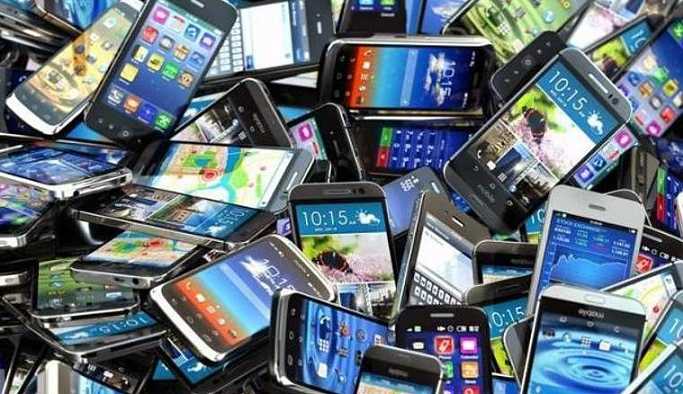 Yavaşlayan telefonlar yüzünden Apple ve Samsung'a para cezası