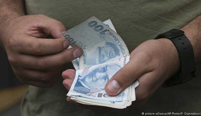 Yurt dışına para gönderen 417 kişi hakkında gözaltı kararı