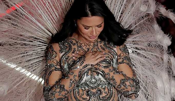 Adriana Lima, Victoria's Secret'a gözyaşları içinde veda etti