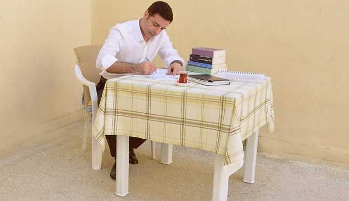 AKP'de Demirtaş raporu hazırlandı: AİHM, ulusal yargı yerine karar alamaz