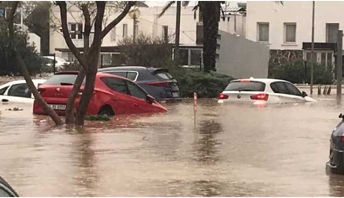 Bodrum'da yağış sele neden oldu