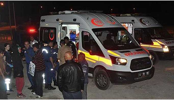 Göçmenleri taşıyan minibüs devrildi: 5 kişi yaşamını yitirdi