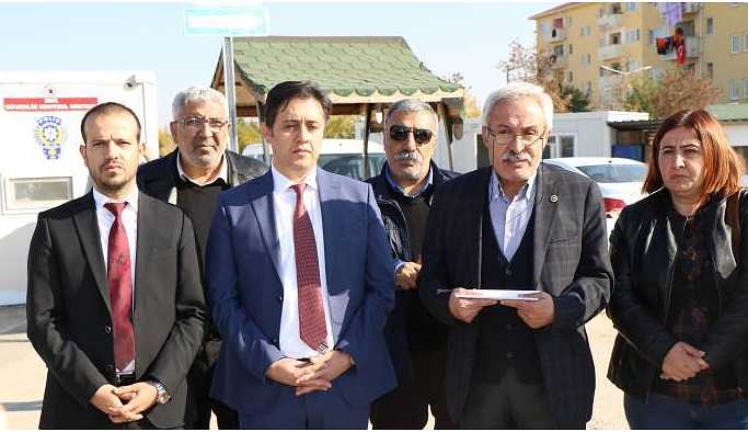 HDP'liler Sincan Cezaevi önünde Baluken'in mesajını okudu