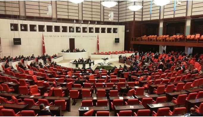 HDP’li Aydeniz’den Bakan Selçuk’a mobbing sorusu