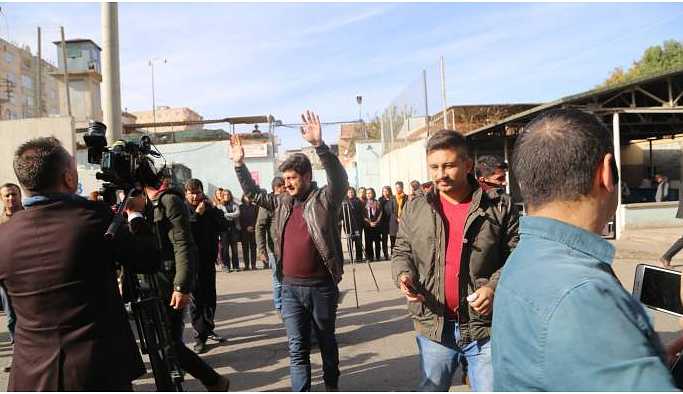 HDP’li kadın vekillerin açıklamasında basına engel