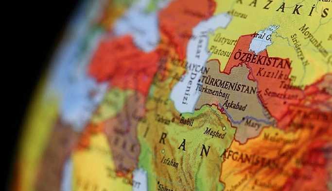 İran'da çok sayıda üst düzey yetkili istifa etti