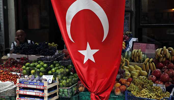 Merkez Bankası'nın enflasyon beklentisi yükseldi, dolar tahmini düştü