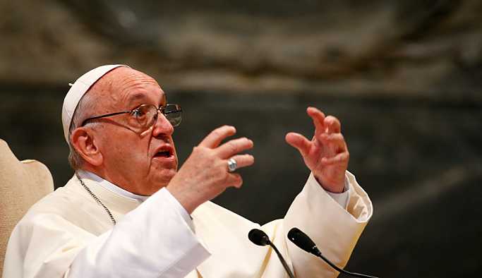 Papa Francis: Dedikoducular teröristtir