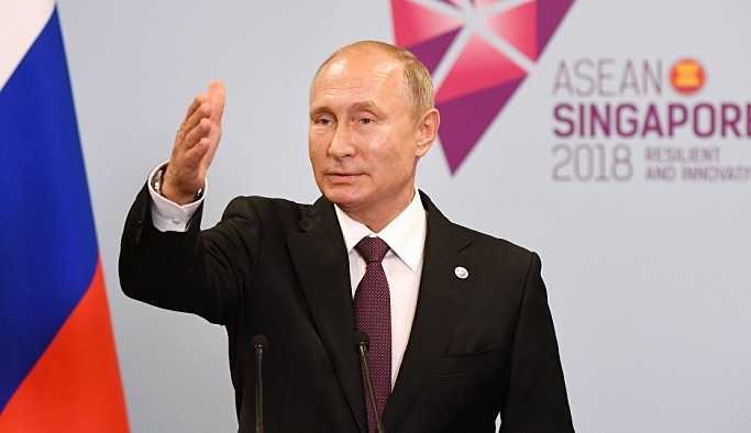 Putin: Singapur’da Pence ile ayaküstü bir sohbet gerçekleştirdik