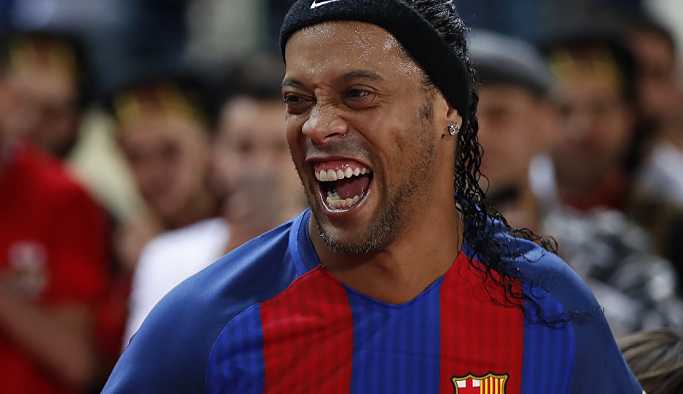 Ronaldinho'nun üç lüks arabasına 'izinsiz inşaat' gerekçesiyle haciz