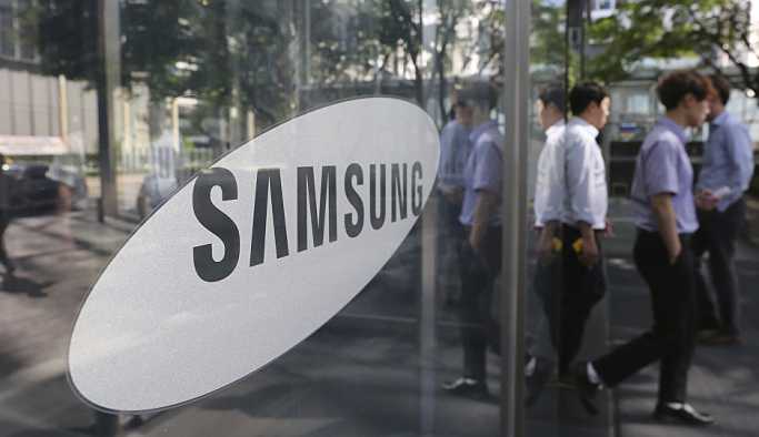 Samsung'un katlanabilir telefonu Galaxy X görücüye çıkıyor
