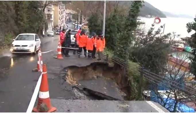 Sarıyer’de yol çöktü