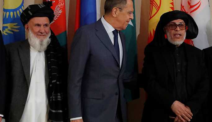 Taliban ve Kabil hükümeti temsilcileri ilk kez Moskova'da masaya oturdu