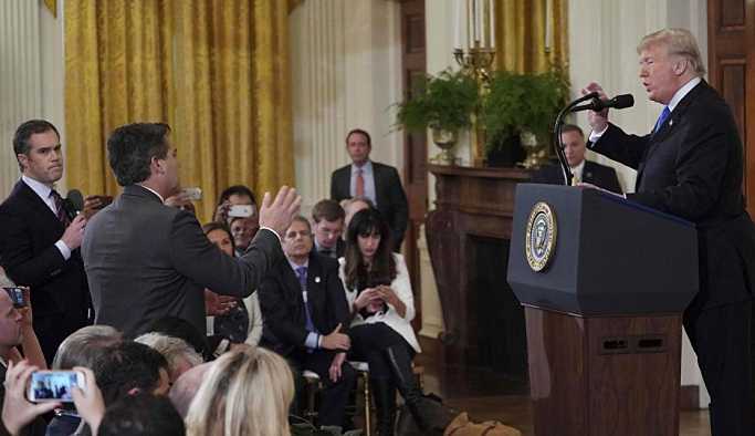 Trump CNN muhabirinin basın kartını askıya aldı