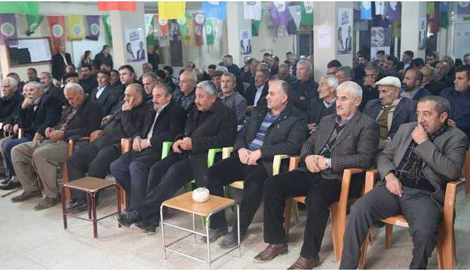 Yüksekova'da yerel seçim için halk toplantısı