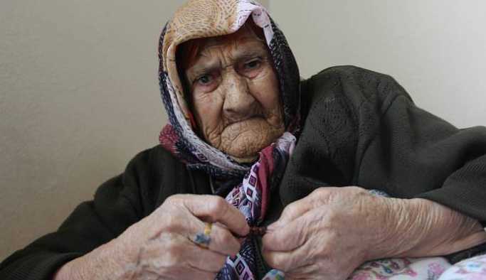 110 yaşında, 5 çocuğu 30 torunu var ama kaydı yok