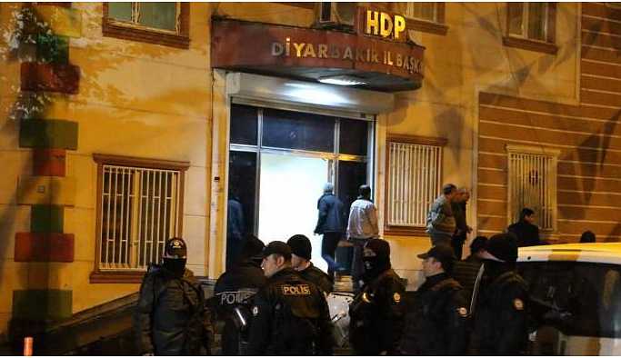 Açlık grevi eylemcisi 35 kişi 8 gün sonra adliyede