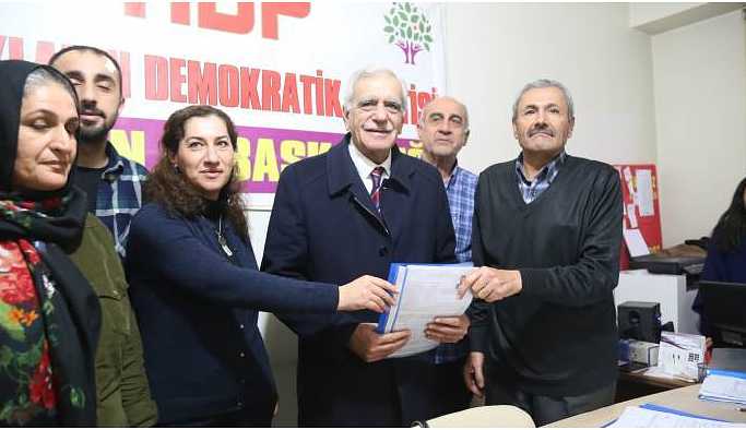 Ahmet Türk Mardin Büyükşehir Belediyesi için aday adayı oldu