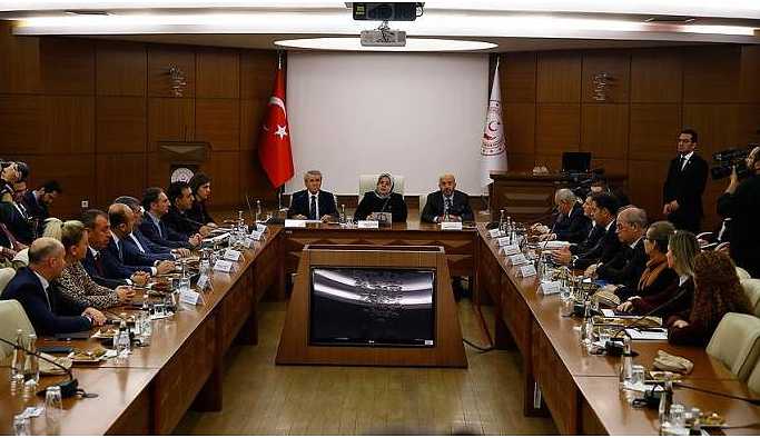 Asgari ücret görüşmeleri başladı: Bakandan devlet hassasiyeti vurgusu