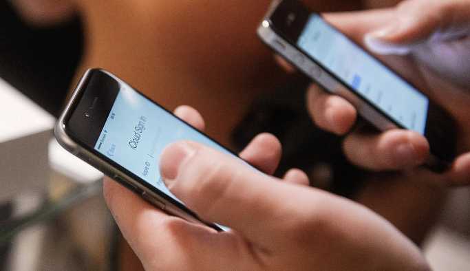 'Cep telefonu bağımlılığı 3 yaşına kadar düştü'