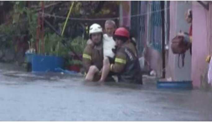 Dere taştı mahalleyi su bastı
