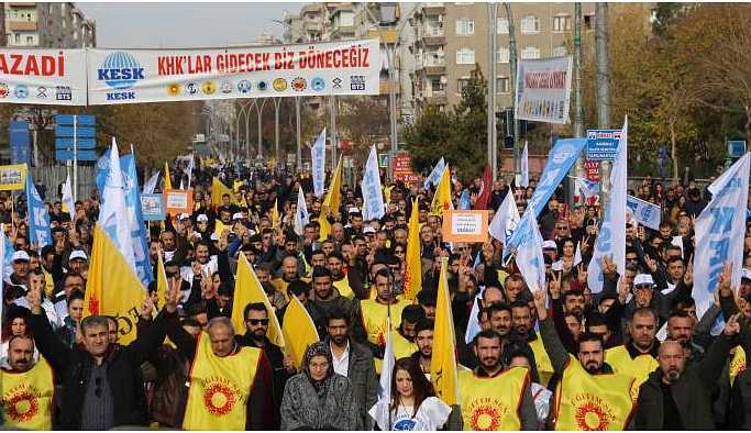 Emekçiler ekonomik krize karşı İstasyon Meydanı’na aktı