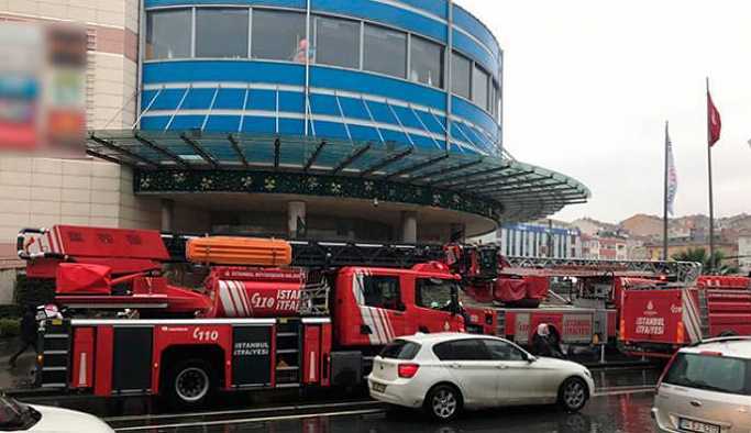 Güngören’deki bir AVM’de yangın