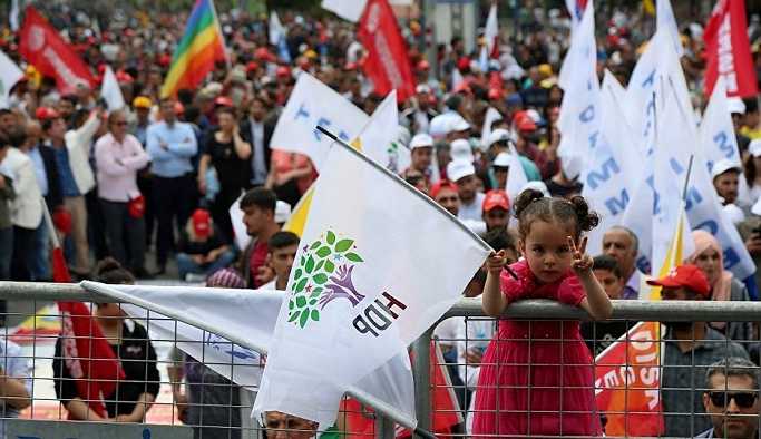 'HDP batıda aday çıkarmayarak sola destek verebilir'