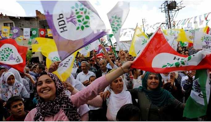 HDP’nin seçim stratejisi: ‘İttihatçı çizgi’ye karşı ‘Demokrasi çizgisi’