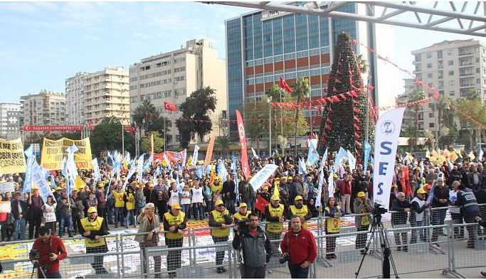 KESK’in Çukurova mitingi başladı: Birlikte mücadele edeceğiz