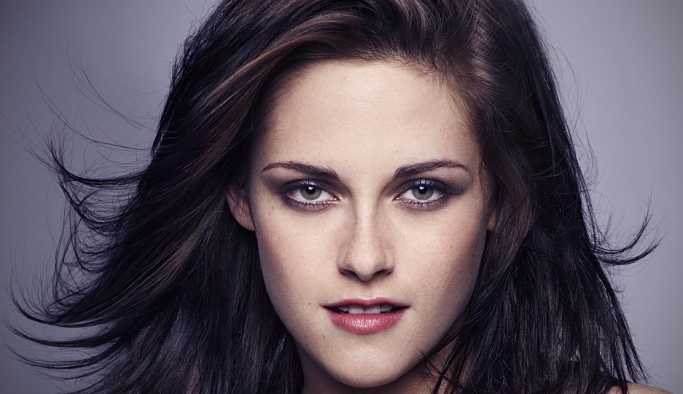 Kristen Stewart İstanbul'da: Önce Nusret'te, sonra ATM sırasında