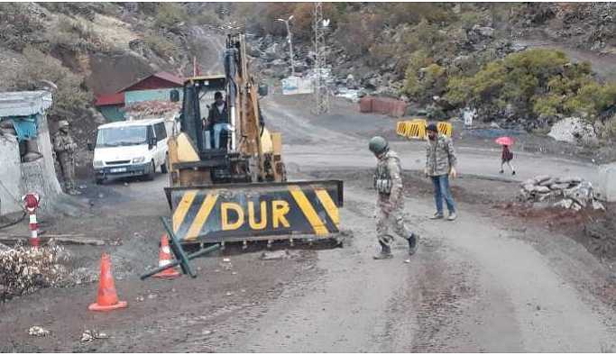 Polis ve koruculardan oluşan şebekeden 643 milyonluk vurgun