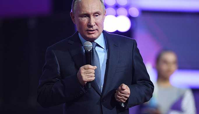 Putin: ABD orta menzilli füzeler üretirse, biz de aynısını yaparız