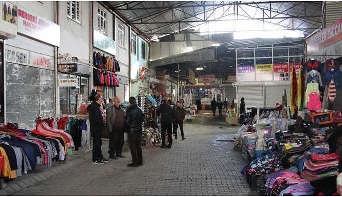 Rus Pazarı esnafı dertli: İşler iyi gitmiyor
